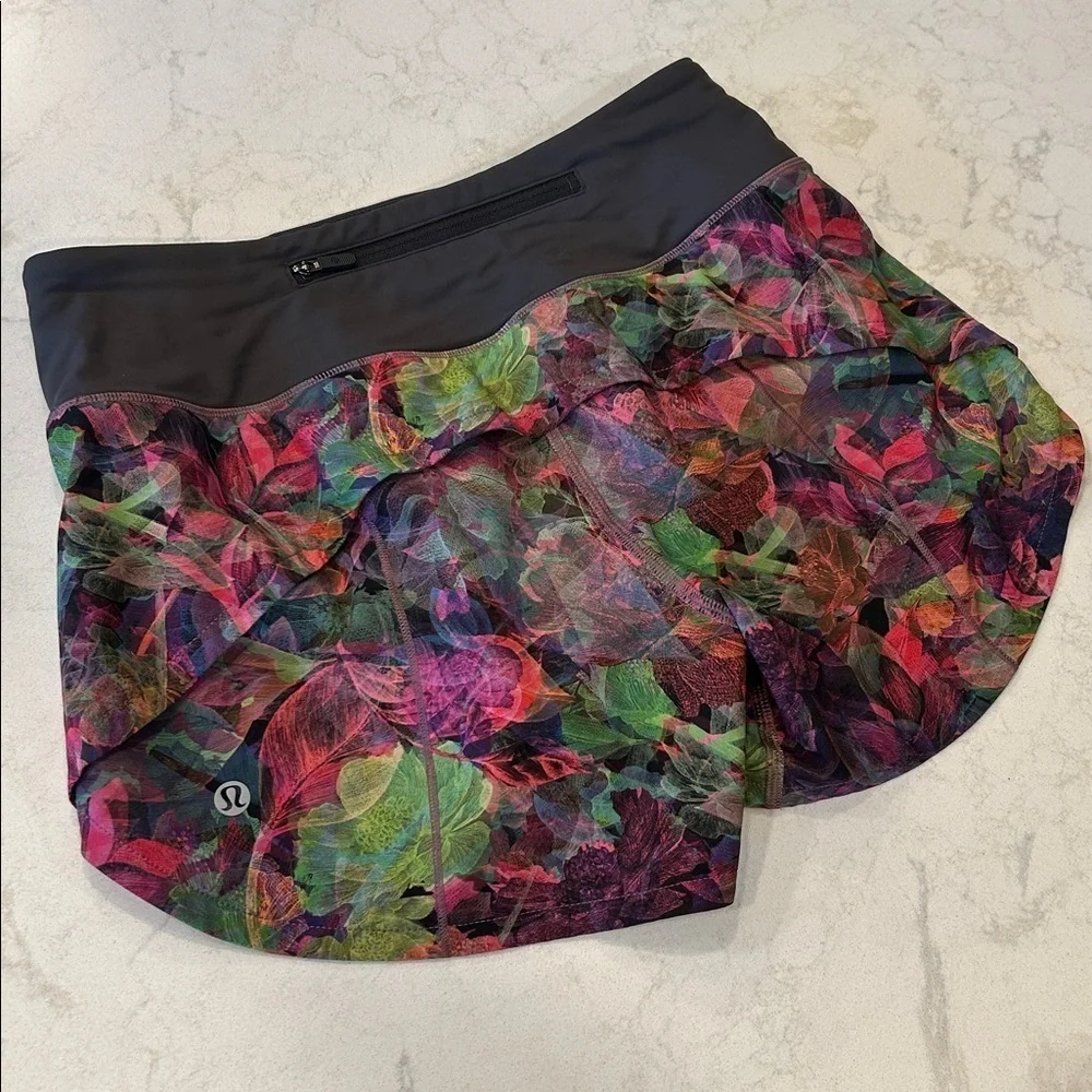 Lululemon Speed Up Low-Rise Lined Short 4” Vivid Floral Multi/Graphite Grey